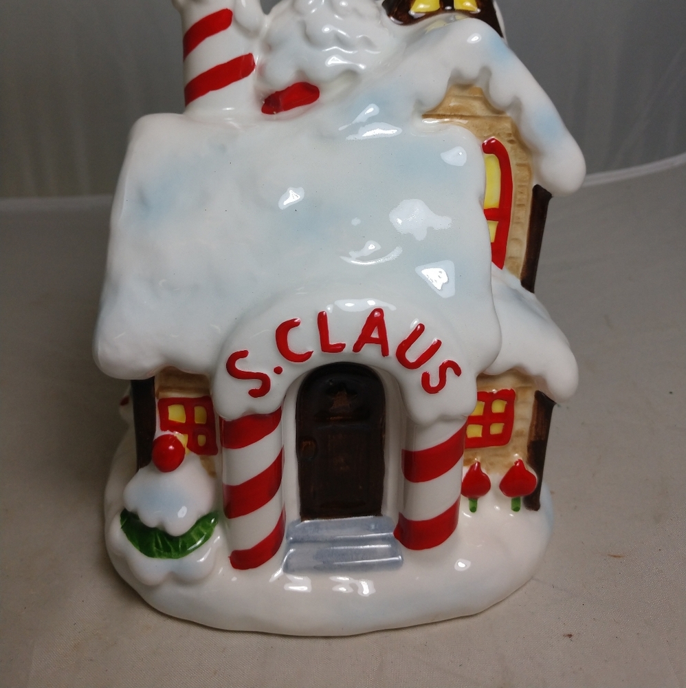 Musical Christmas house